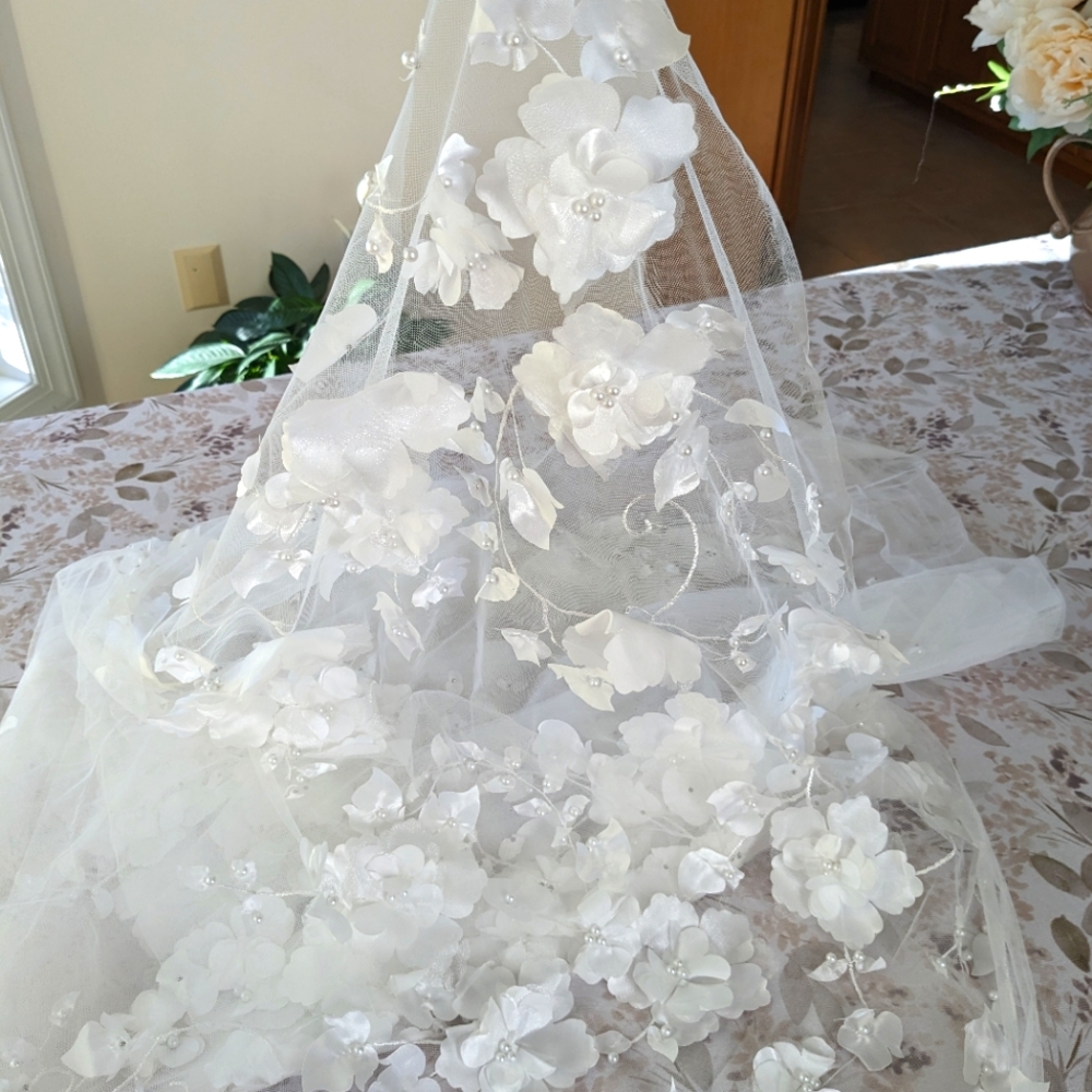 White Floral Appliques Wedding Veil Tulle